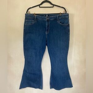 Hollister women's 34 short high rise vintage flare denim w/ raw hem EUC